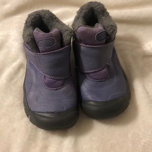 Girls keen boots